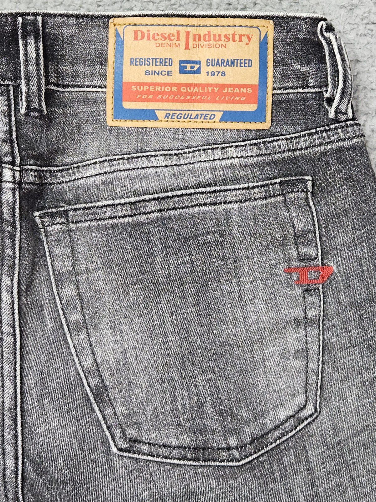 Diesel 1979 Sleenker Skinny Jeans Men’s 28×32 Charcoal Gray Distressed Italy NWT