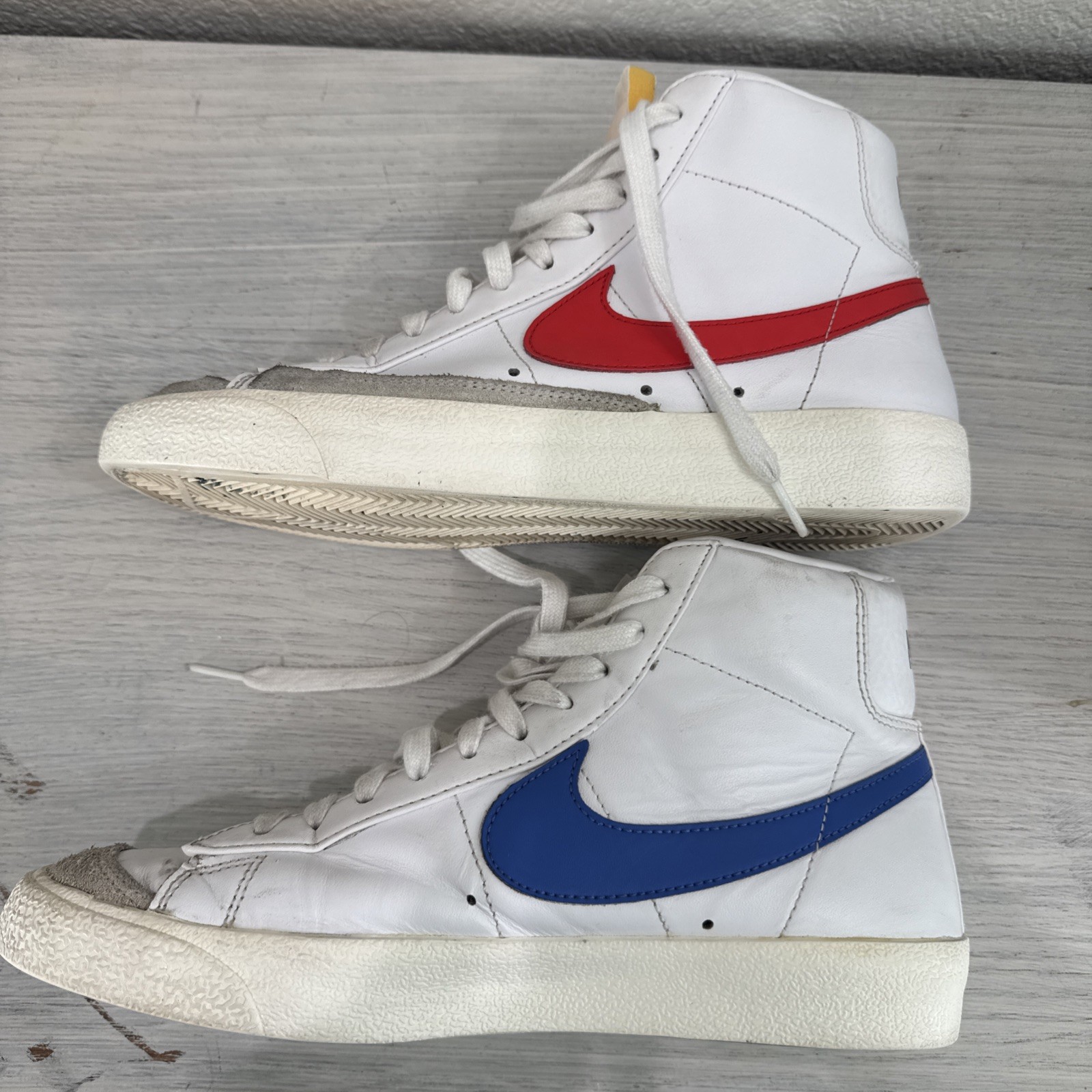 Nike Blazer Mid ’77 Vintage High Top Sneakers White Red Blue Mens Size 8 Shoes