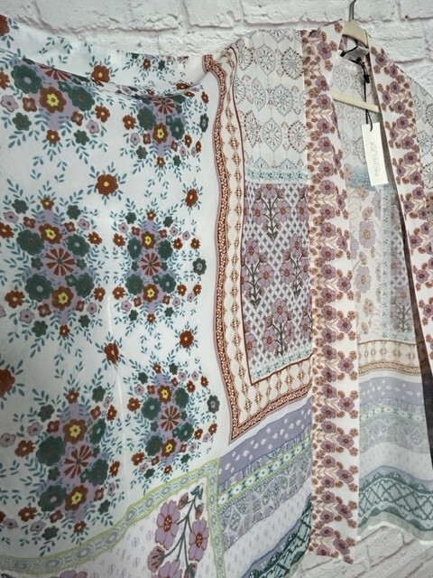 Medium/Large/XL New Black Purple Blue White Hibiscus Floral Topper KIMONO Top