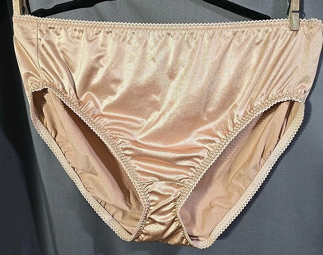 Vanity Fair Radiant Collection Light Control Undershapers 3 Pack Hi-Cut 5XL