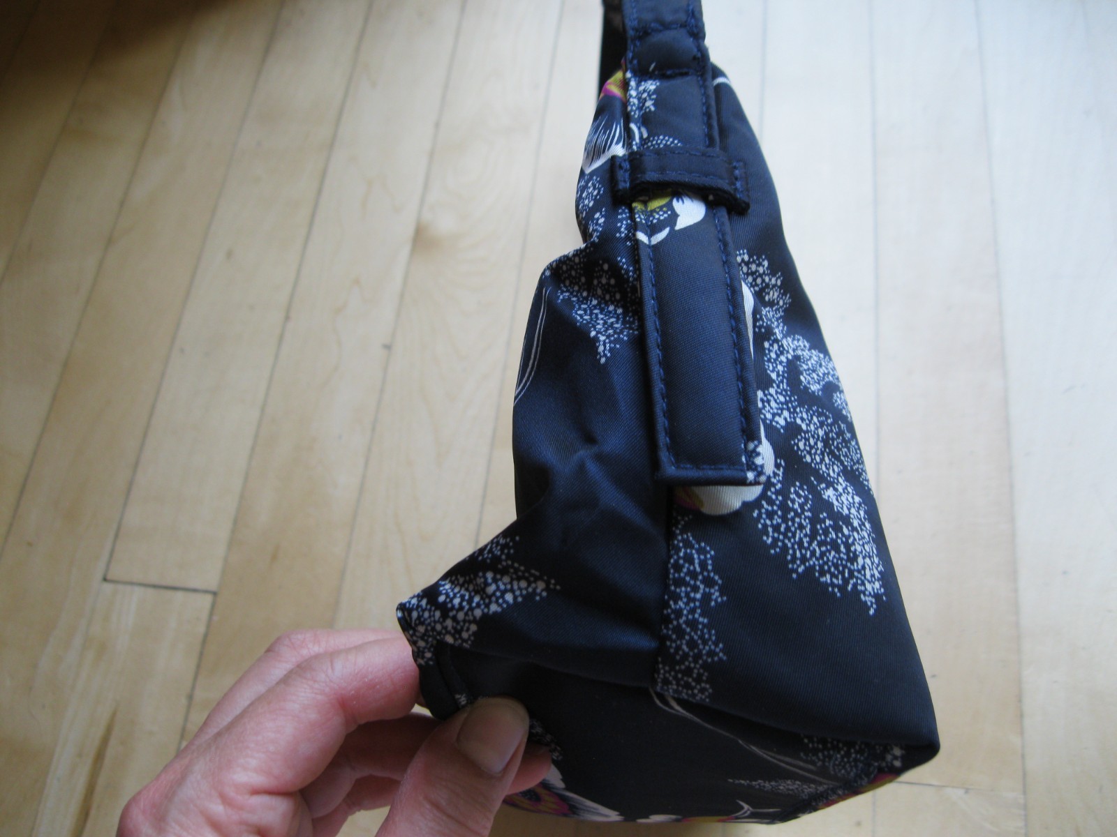 Vera Bradley Roxbury Crescent Nylon Shoulder Handbag Seurat Floral NWOT