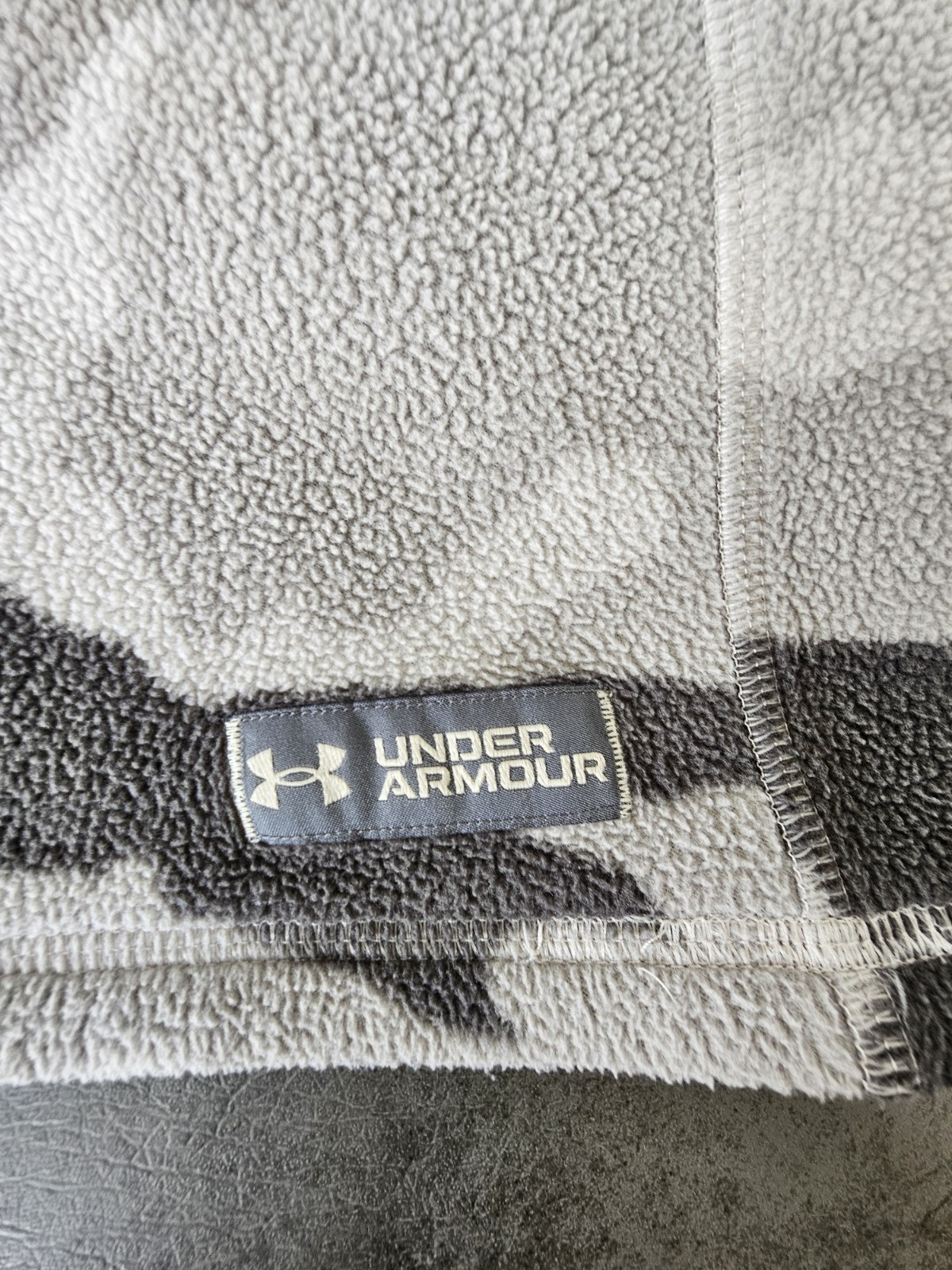 Under Armour Gray White Black Camo Fleece 1/4 Zip Mock Neck women’s Large