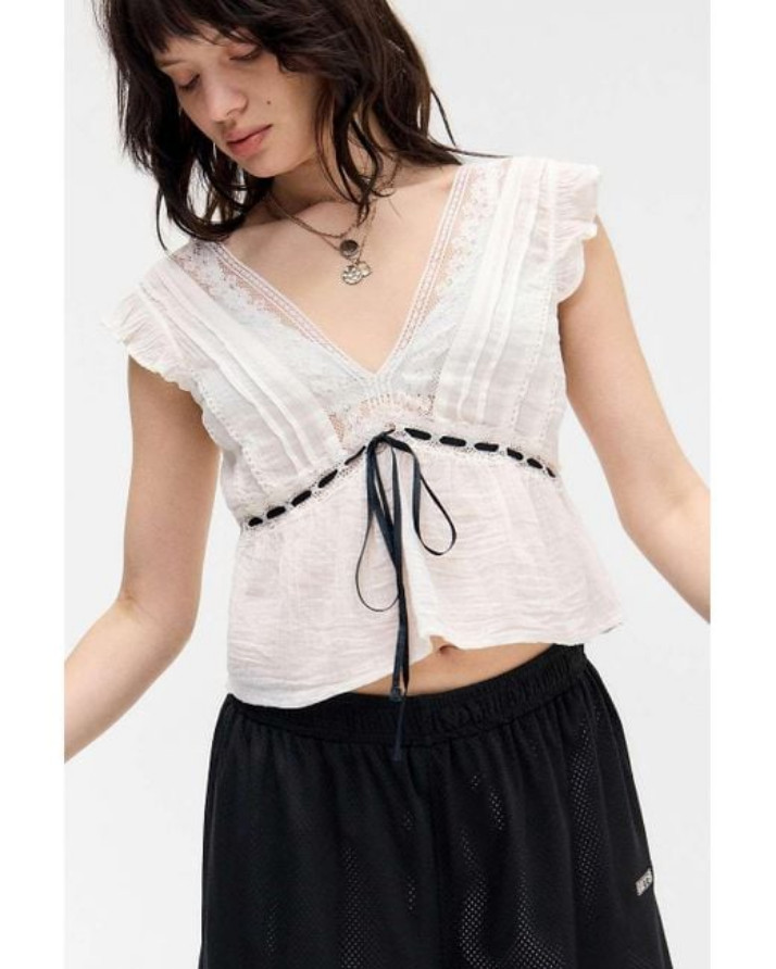 Kimchi Blue Ava Flutter Sleeve Tie-Front Babydoll Top Urban Outfitters White S