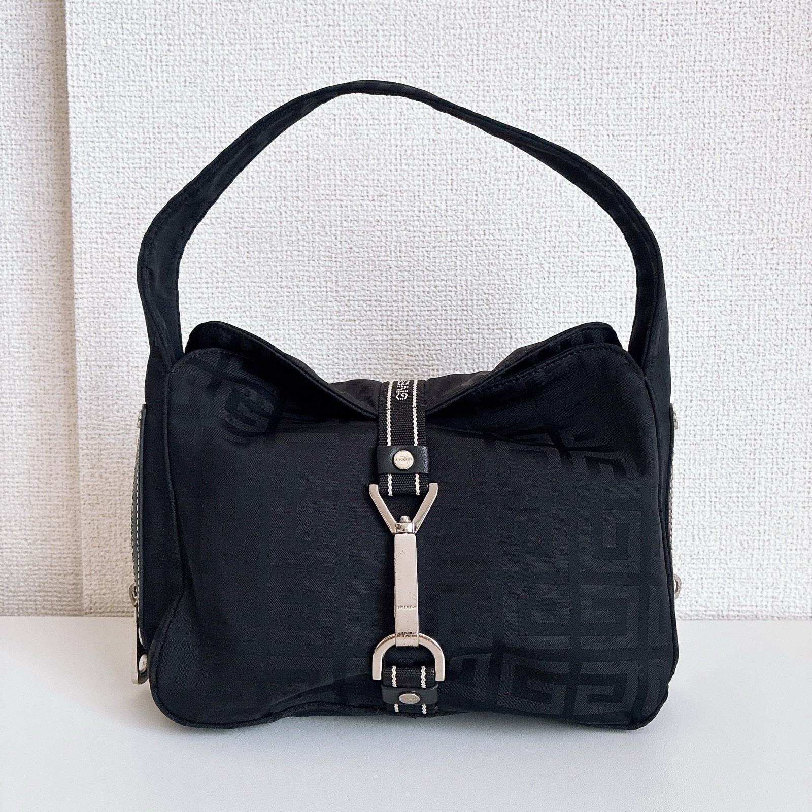 Givenchy 4G Monogram Black Canvas Nylon One Shoulder Bag Handbag Purse Vintage