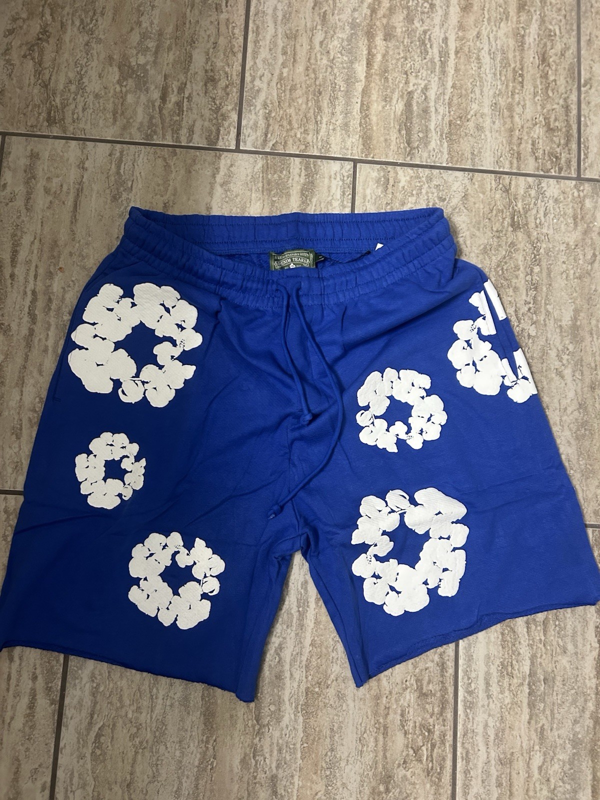 DENIM TEARS Men’s Blue/White Cotton Wreath Graphic Fleece Sweat Shorts L