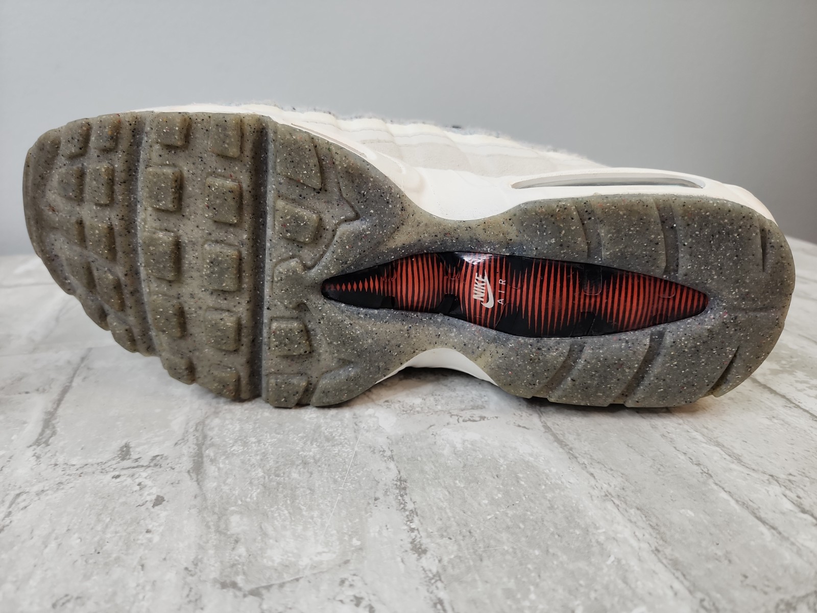 Nike Air Max 95 SE Double Swoosh Light Bone Habanero Red Mens Sz 9.5 DQ0268-002