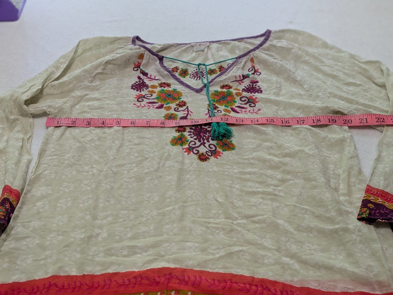 Natural Life Floral Boho Pullover Blouse Heart Medallion Medium