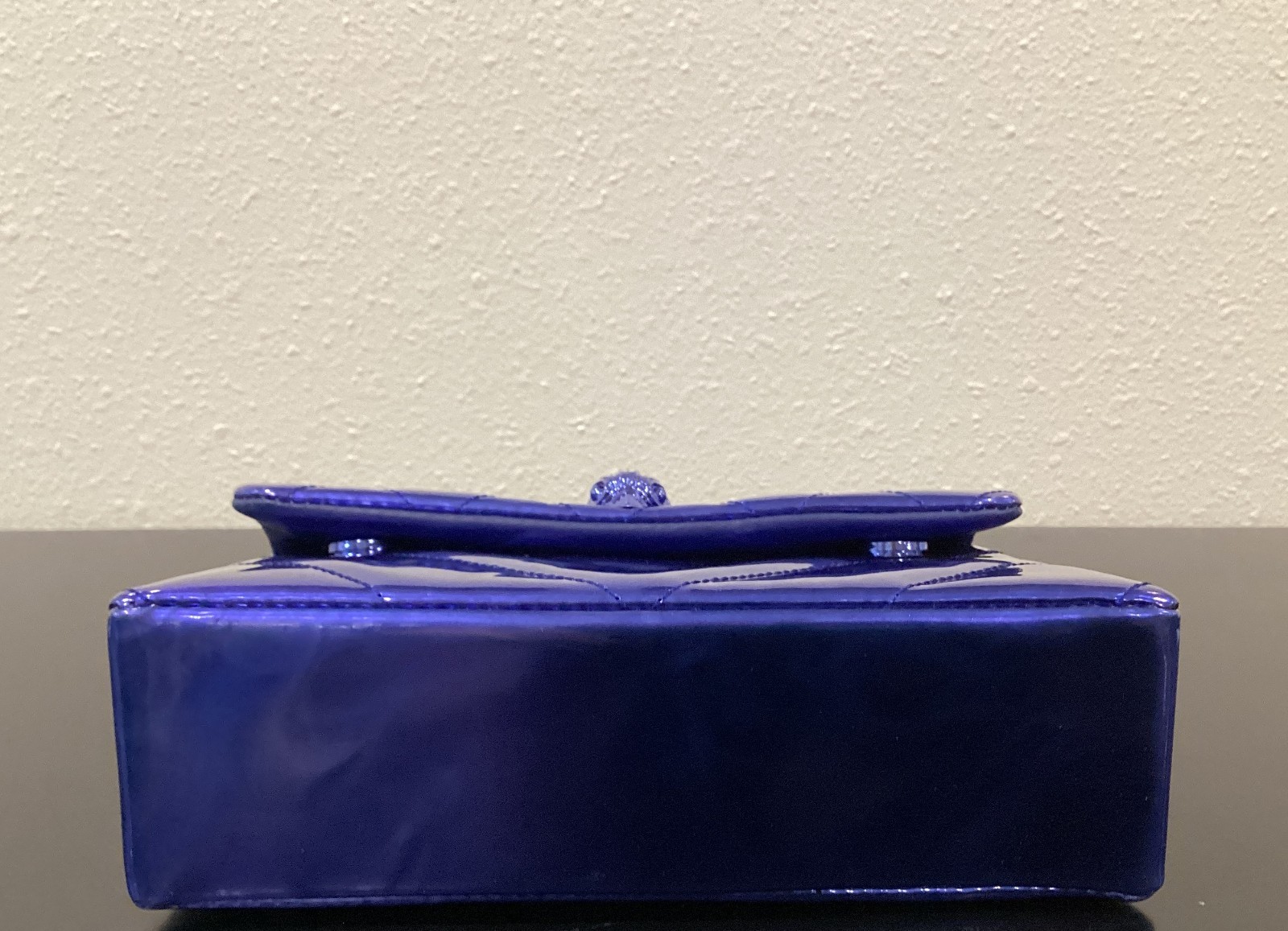 Kurt Geiger Medium Kensington 8.75″ x 5.5″ x 3″ Drench Metallic Leather Blue New