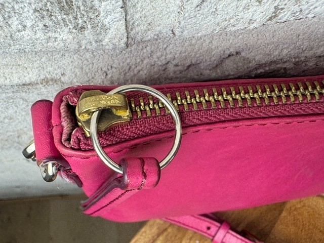 Fossil Sydney Crossbody Bag Adjustable Purse Clutch Fuchsia Hot Pink Leather