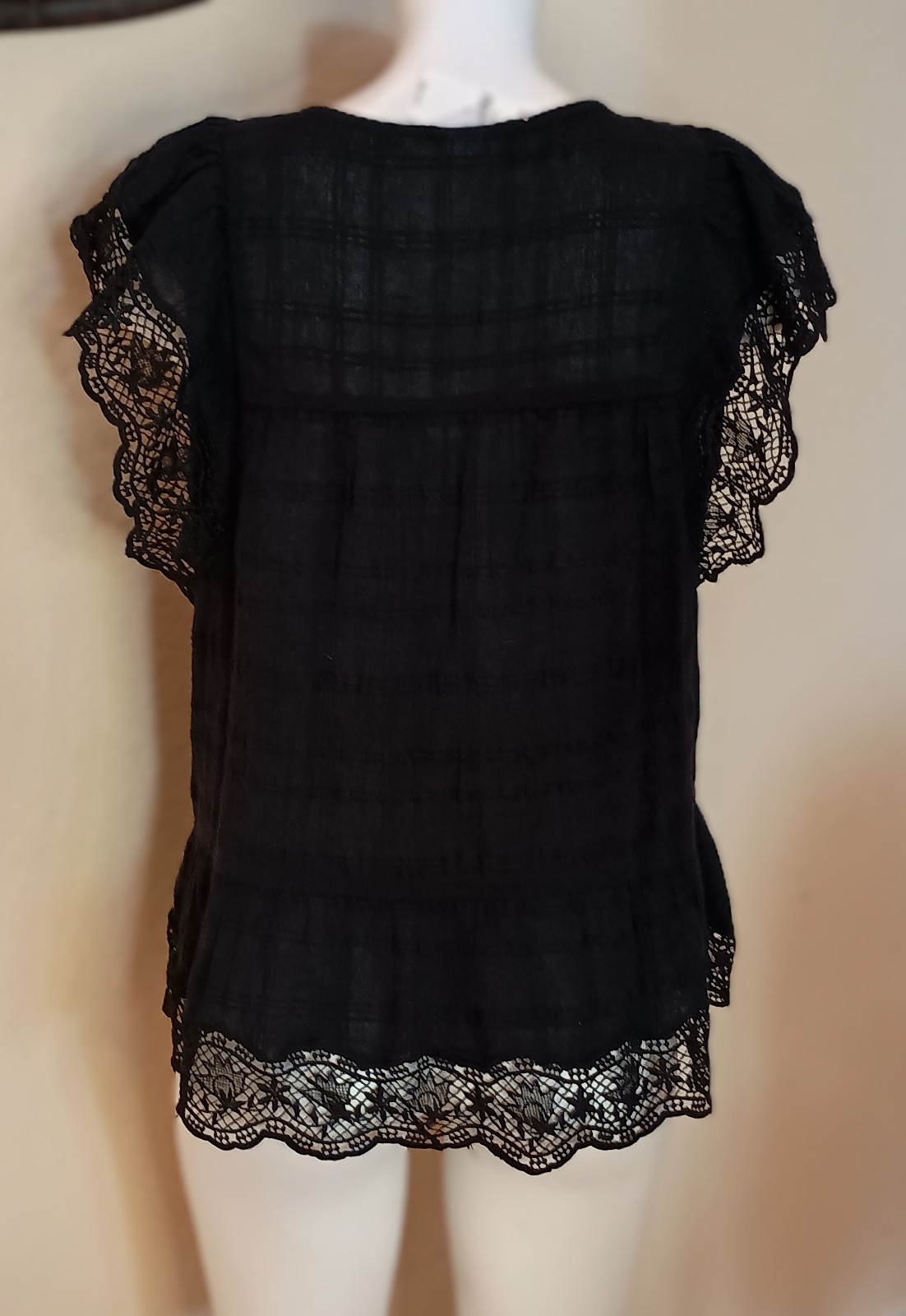 NWT GAP Black Crochet Short Sleeve Lace-Up Blouse SZ M