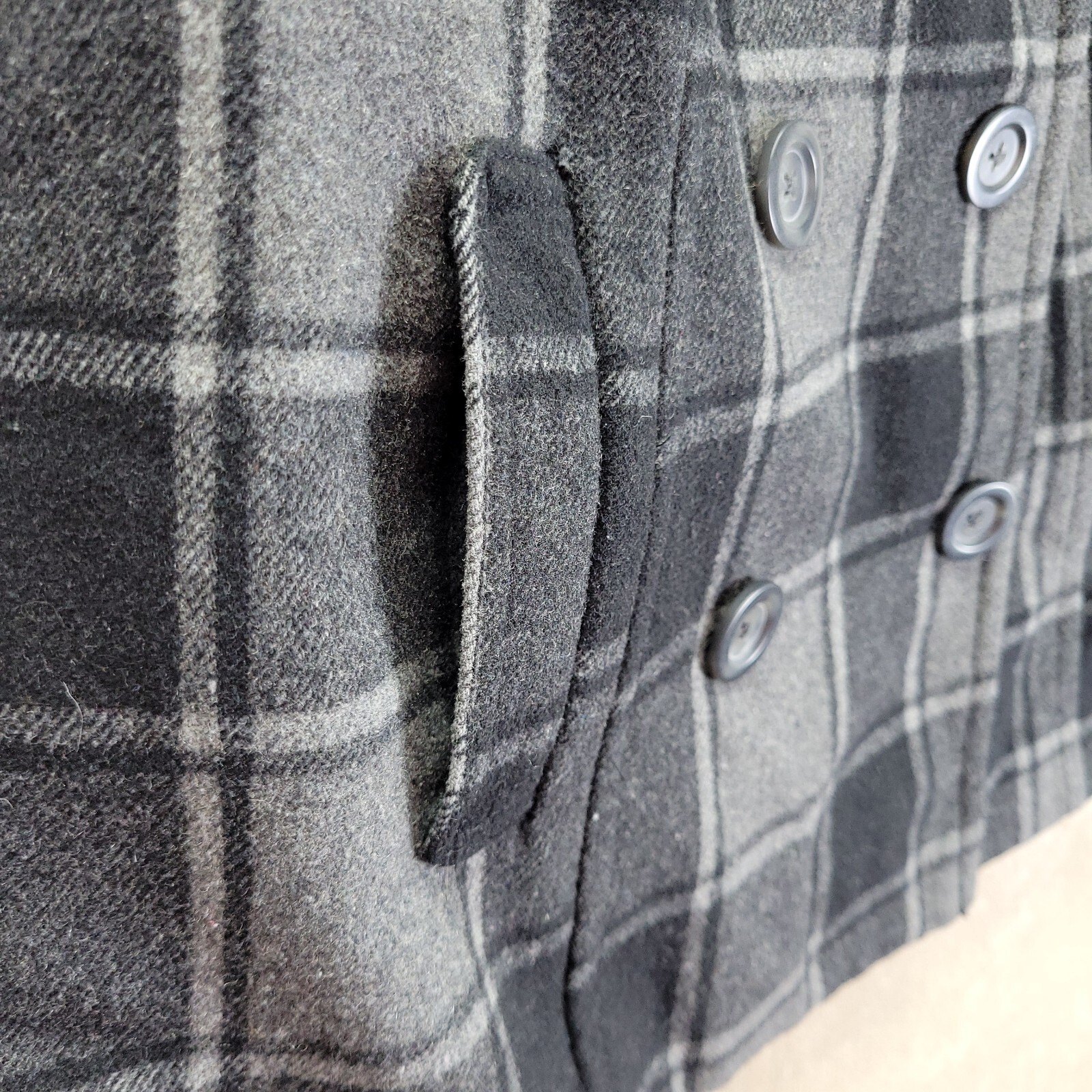 Old Navy Gray & Black Plaid Wool Blend Womens Double Breast Pea Coat Size Medium
