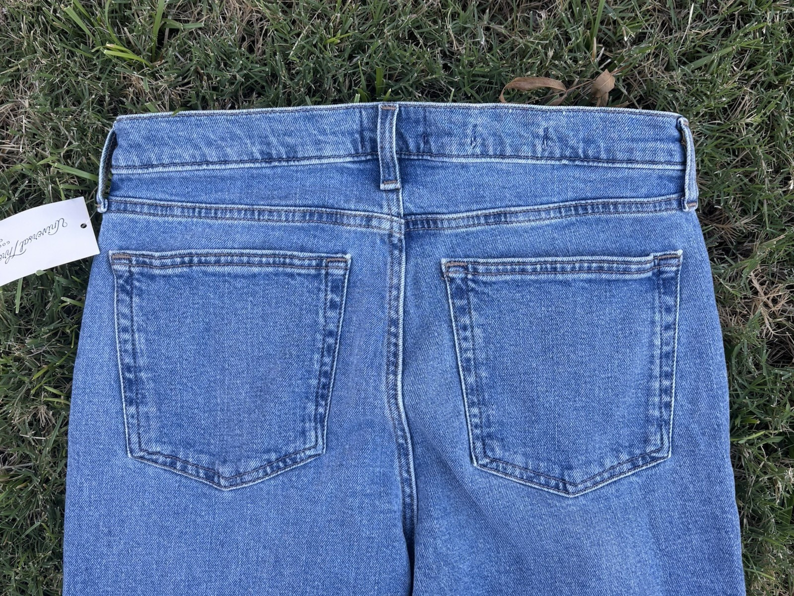 NWT Universal Thread, Button fly, Mid-Rise 80s, Slim leg, Women’s 10 Reg