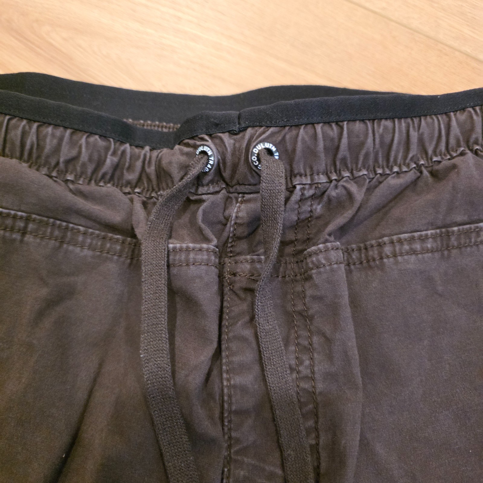 Duluth Trading Pants Mens 32×30 Brown Cargo Convertible Crop Hike (Fits 30×27)