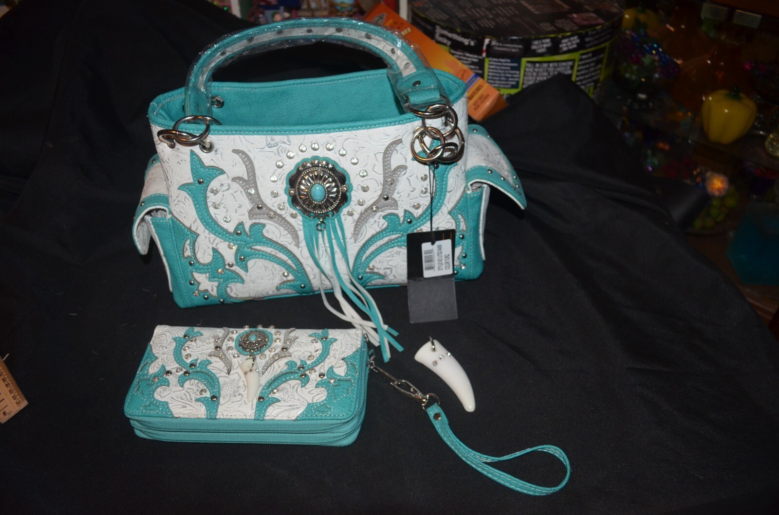 Cowgirl Trendy Purse & Wallet Gun Conceal Purse New Turquoise and White