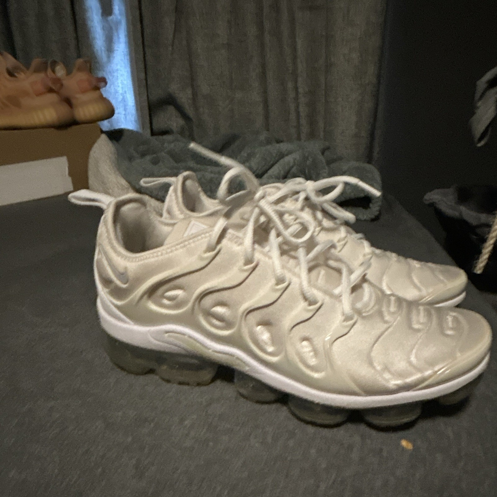 Nike Air VaporMax Plus Men’s Low-Top White Running Sneakers 924453-100