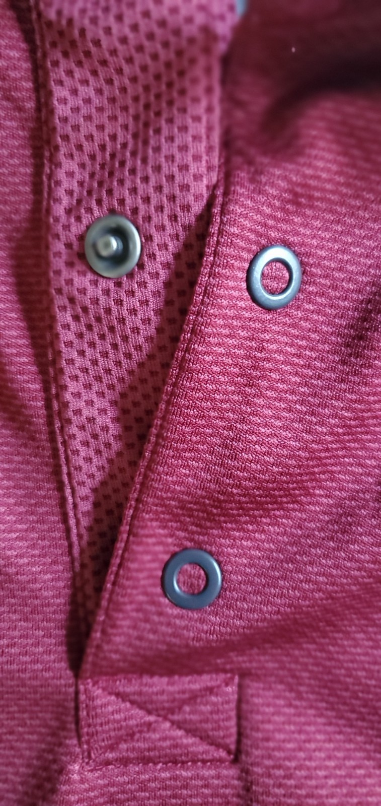 Bolle Men’s Size Large Red Wine Short Sleeve Collared 3-Snap Polo Shirt