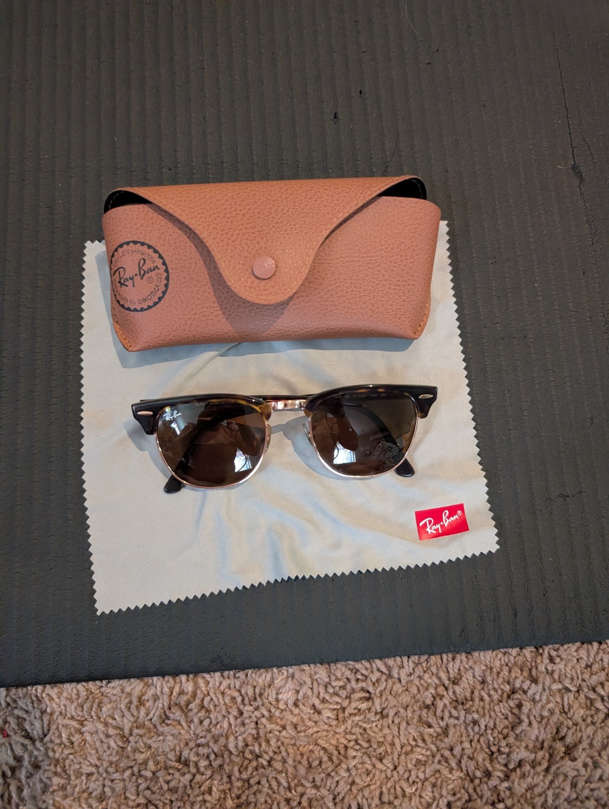 Ray-Ban Bundle SetClubmaster Tortoise Gold & Erika Matte Black Sunglasses Cases