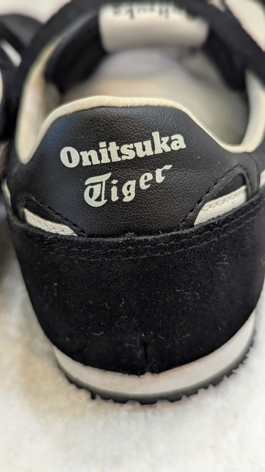 ASICS Onitsuka Tiger Serrano Black/White Classic Shoes Size 8.5 Womens