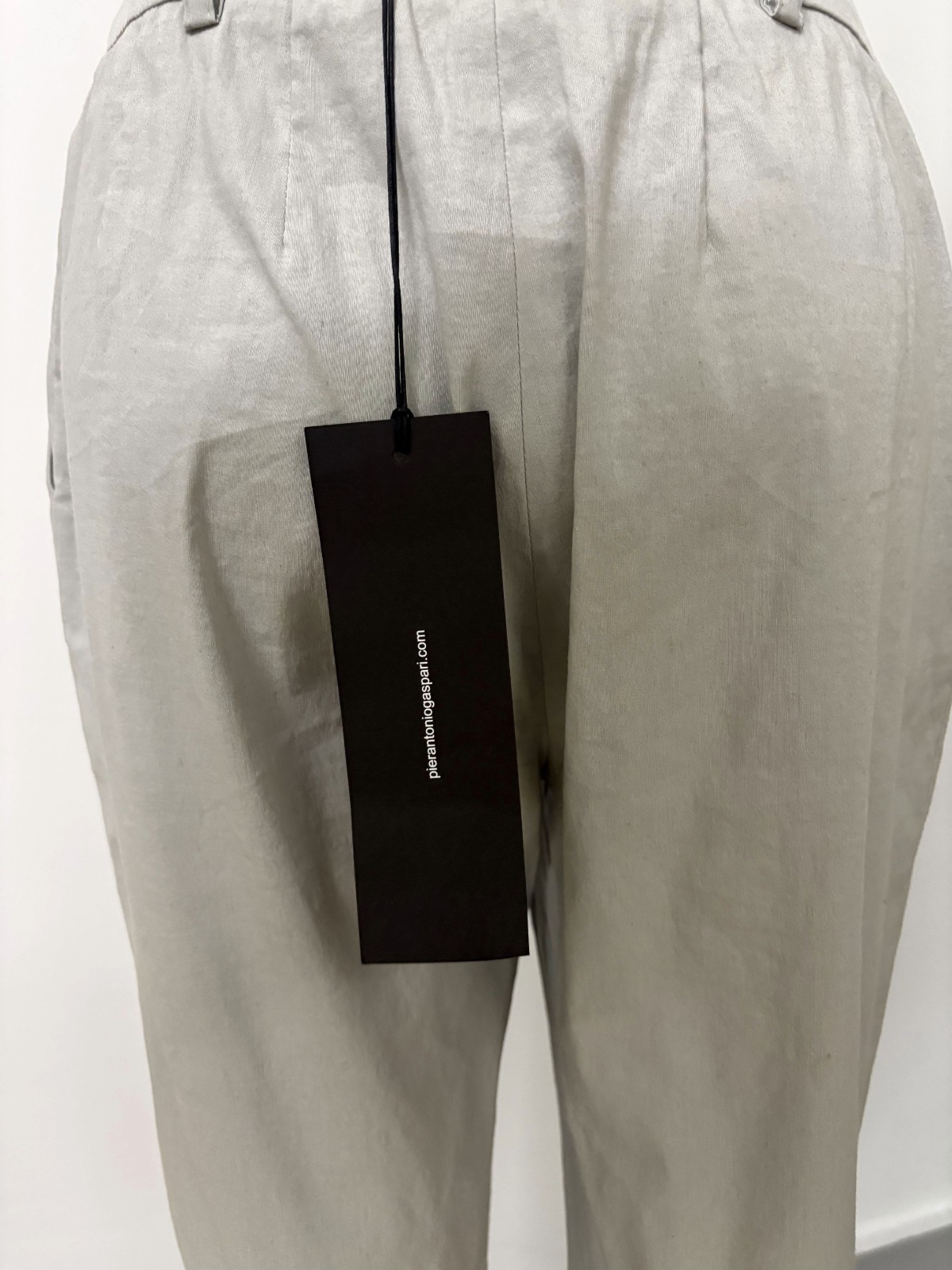 Pier Antonio Gaspari gray ankle trousers (closure zip and button)