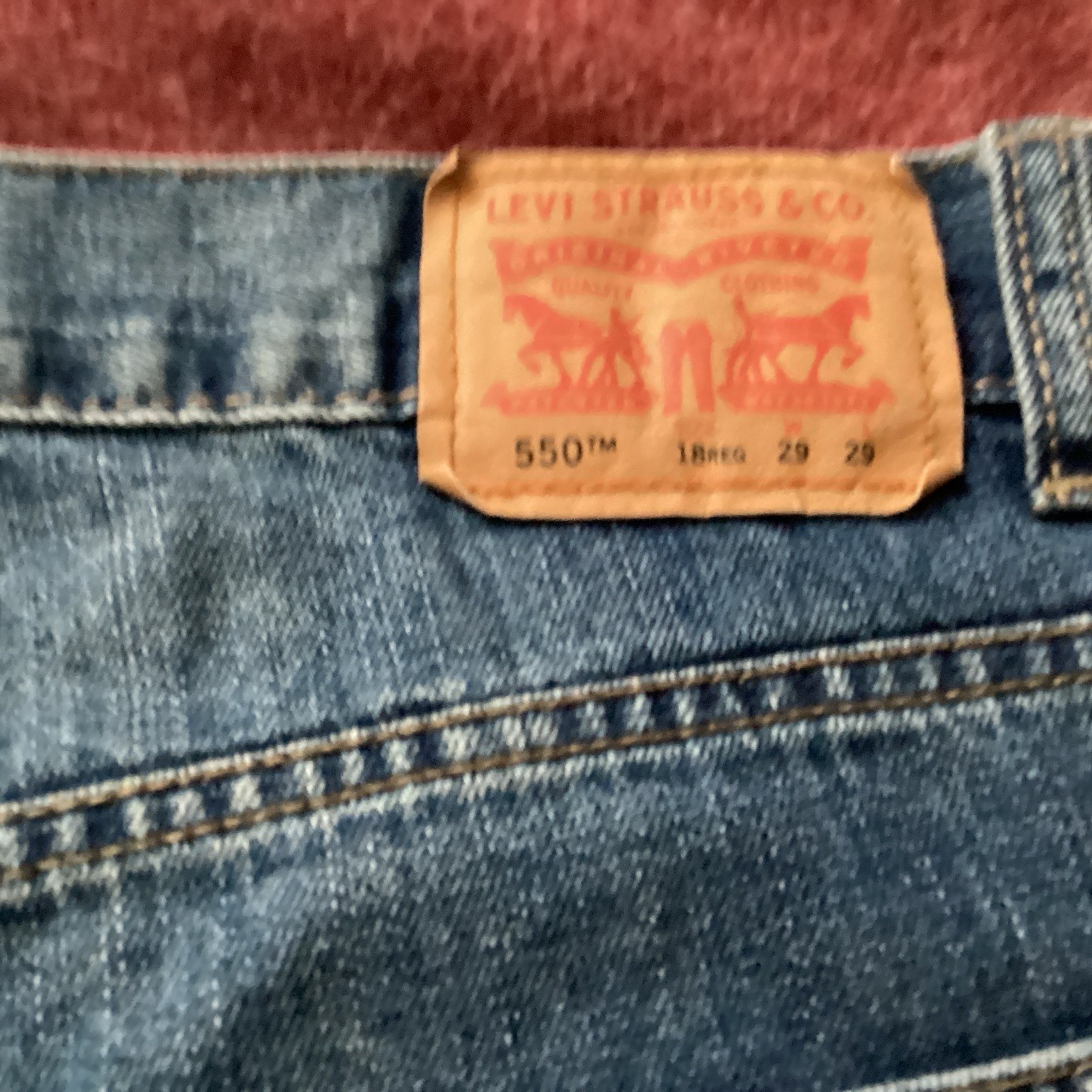 Levi’s 550 Relaxed Fit medium wash straight leg denim jeans Size 18Reg 29×29