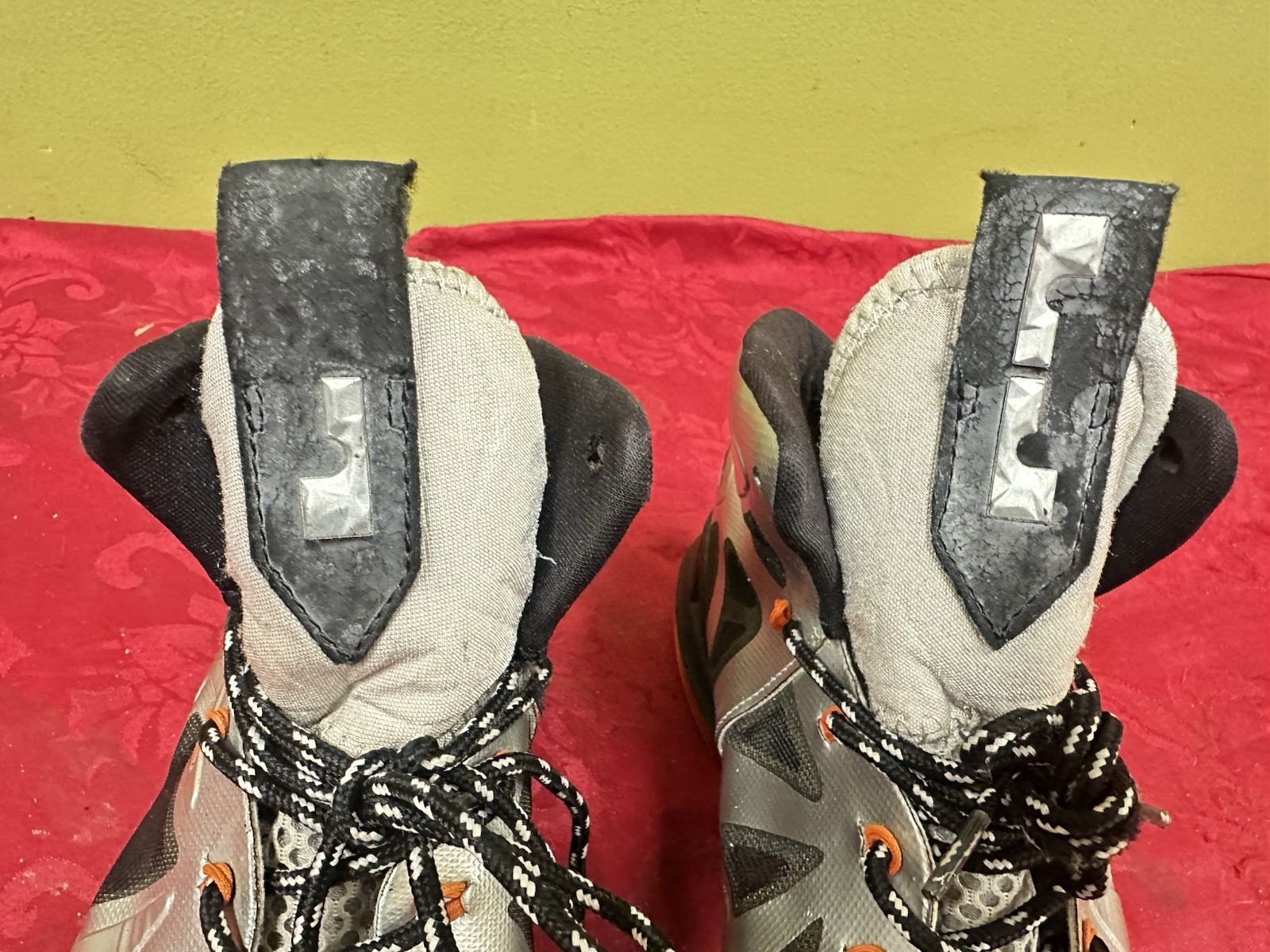 2012 Nike LeBron X Lava Grey Black Orange Sneakers Mens Sz 11 541100-800 Read