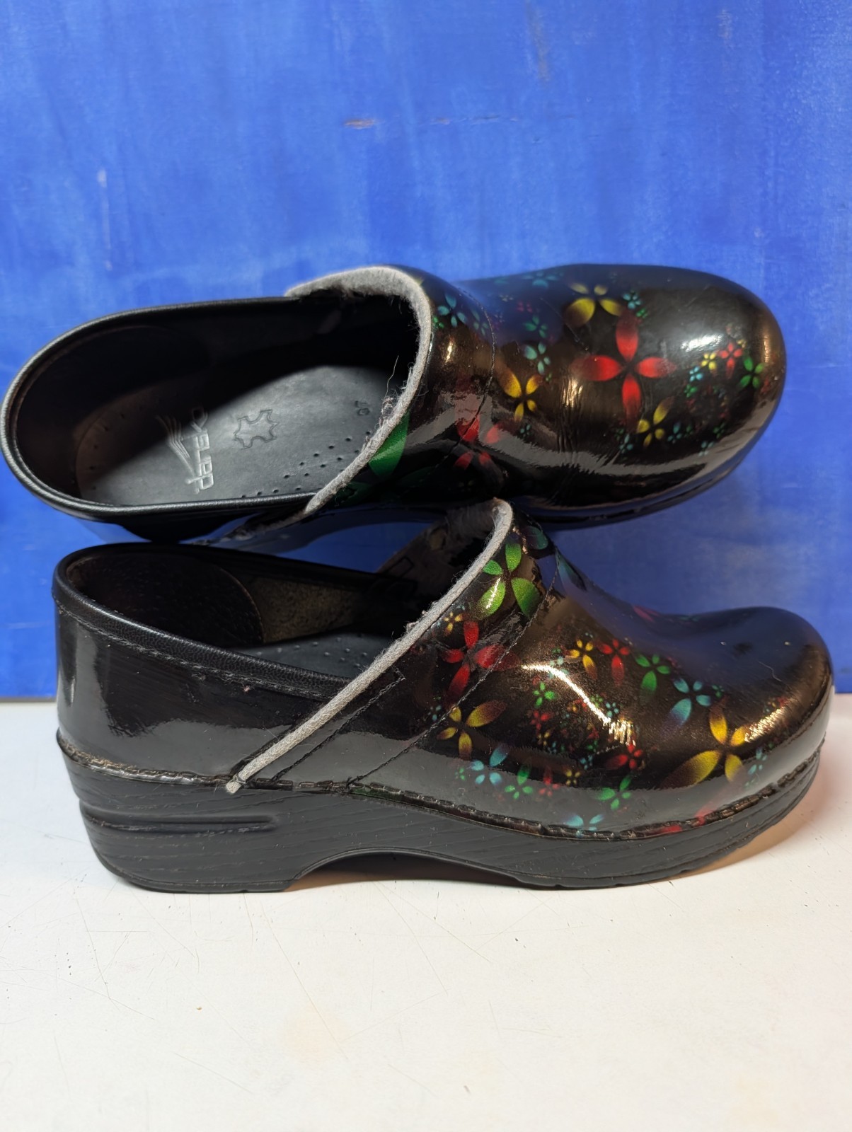 NO REFUNDS. Dansko Women’s Black Floral Leather Slip-On Comfort Clogs EU 37 US 8