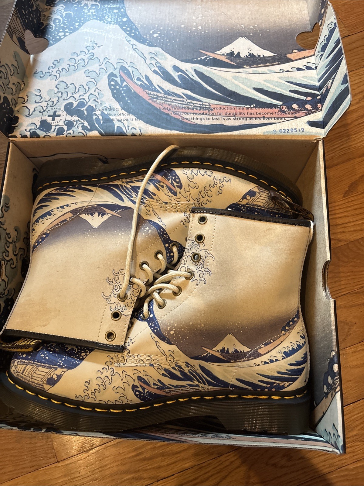 Dr. Martens 1460 The Met The Great Wave Limited Edition Leather Boots EU 45 BNWT