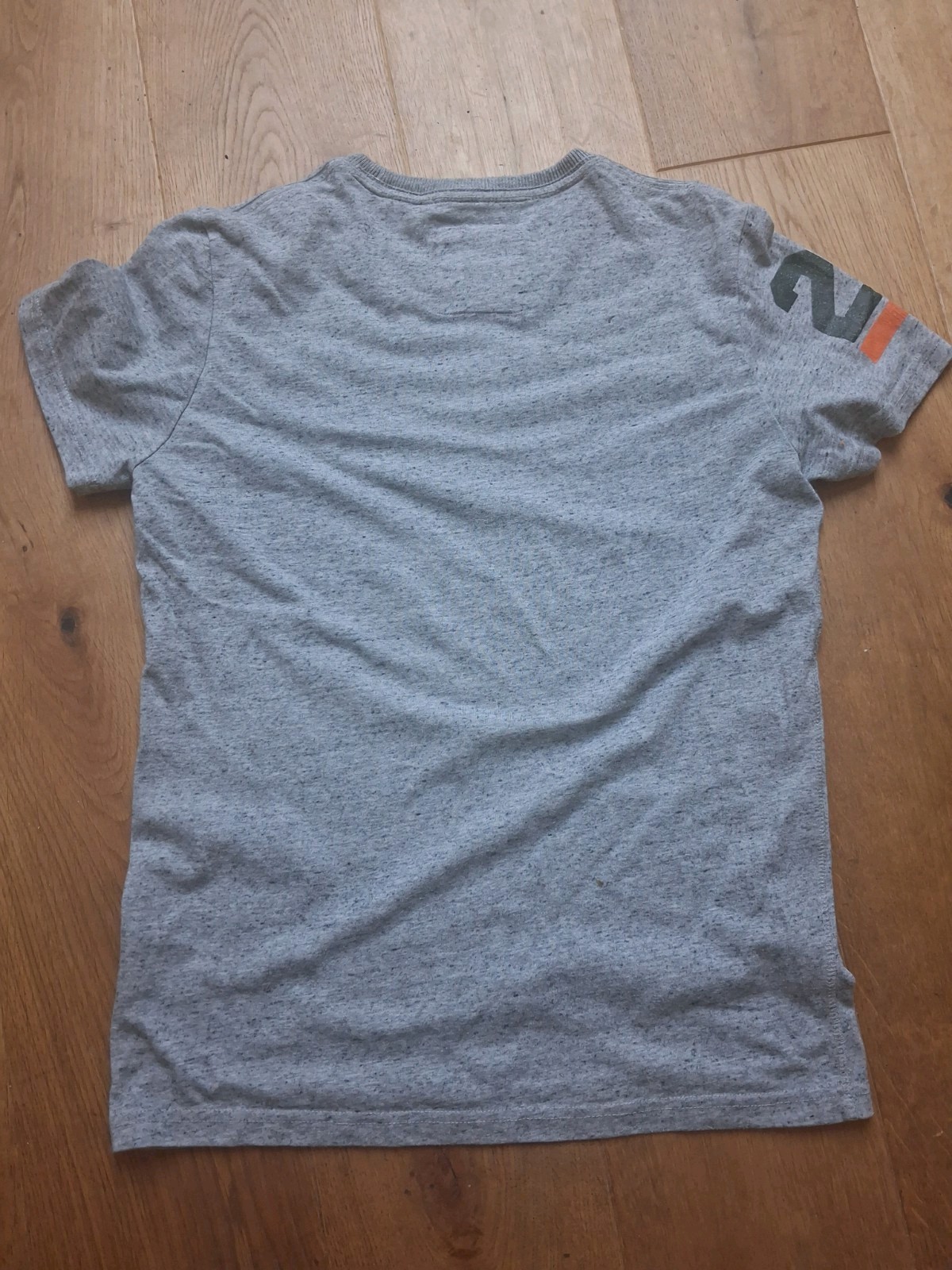 superdry t shirt size M grey with print