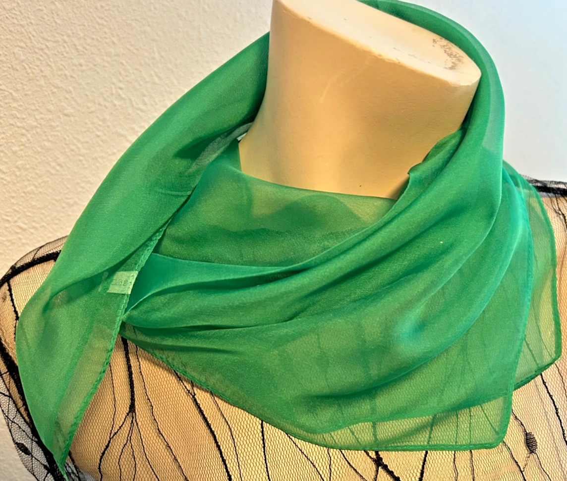 NEW 20 x 21 In. Small Sq. Green Solid Color 100% Mulberry Silk Scarf- SS 1039