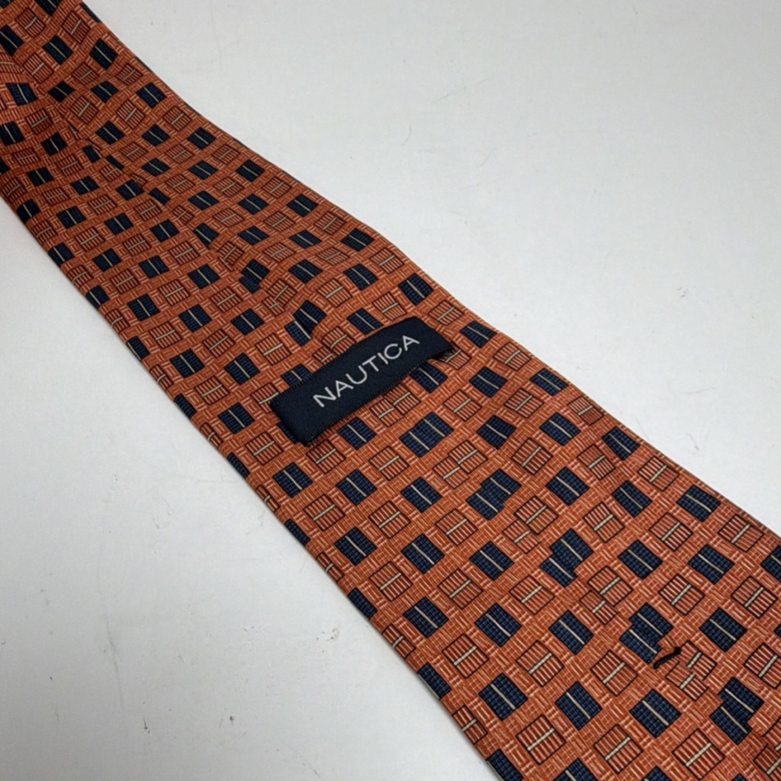 Nautica Men’s Orange Navy Silk Geometric Tie Classic Size 57-60″ x 3.5″ 050