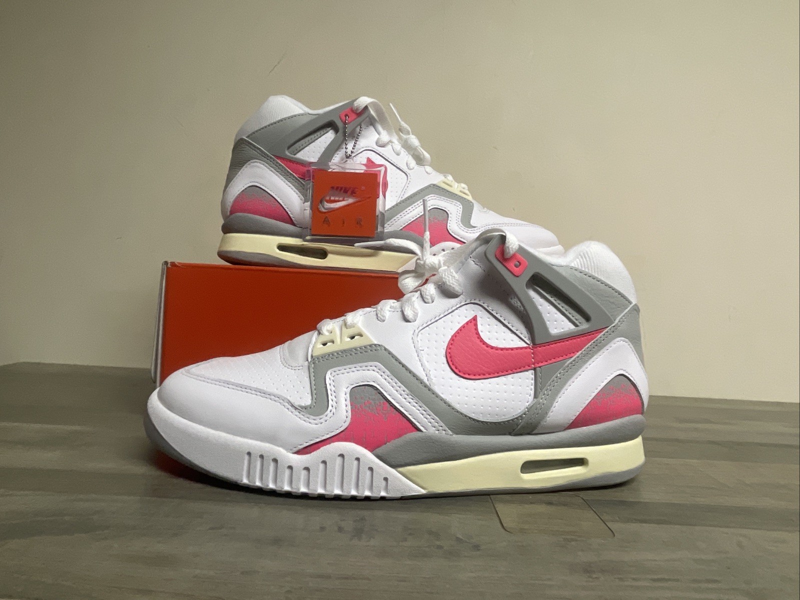 Nike Air Tech Challenge II Pink/Grey/Coconut Sneakers FZ9033-100 Men’s Size 10