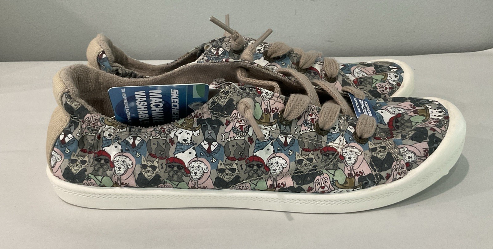 BOBS 179082 Skechers Beach Bingo Womens Sz 8 Dog Print Mem. Foam Vegan Sneakers