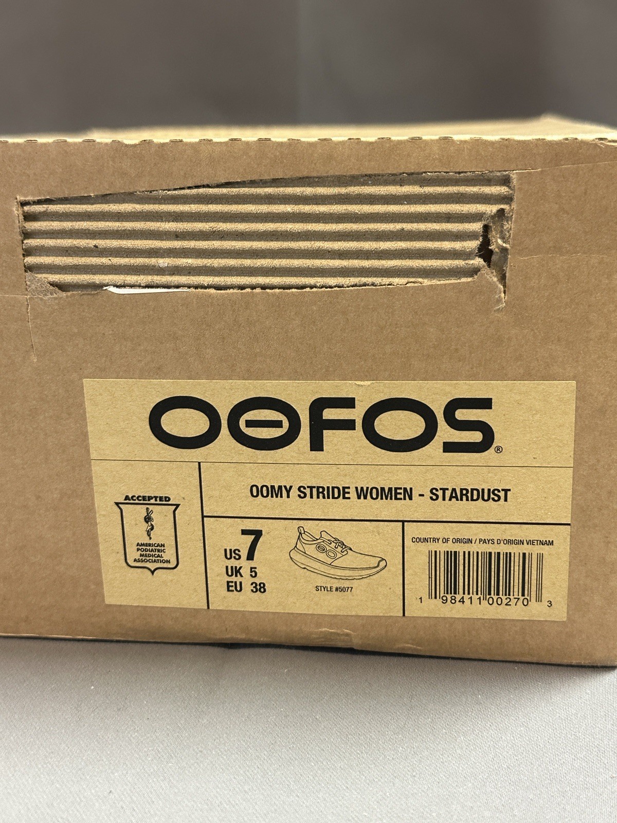 New OOFOS Women’s OOmy Stride in Stardust / White – Recovery Sneakers – Size 7