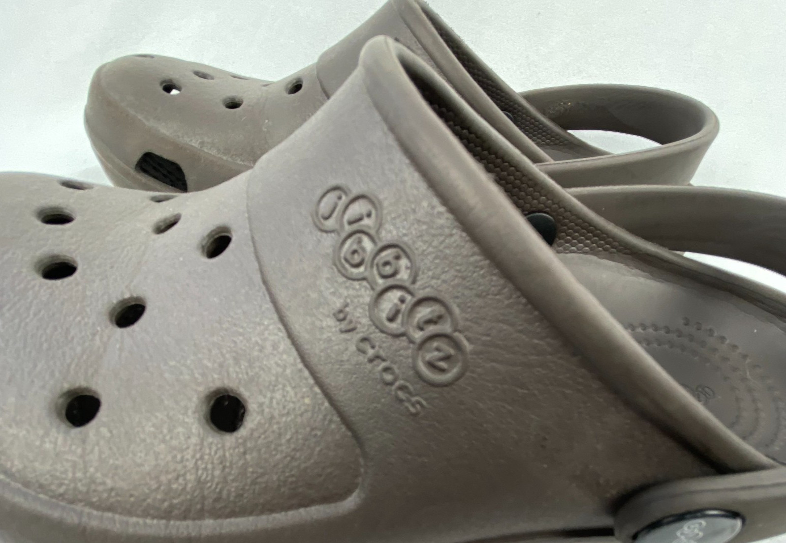 CROCS Unisex M4 W6 Brown Jibbitz Classic Clogs Slip On Sandals Shoes