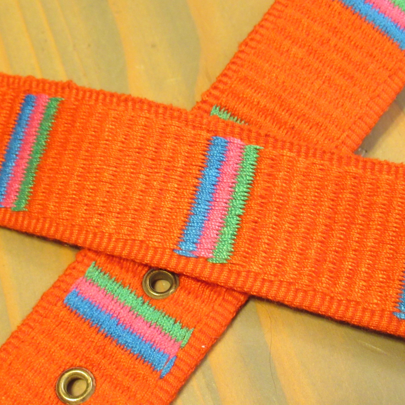 Liz Claiborne Embroiderd Belt L Red Blue Purple Striped Gold Tone Buckle Tip