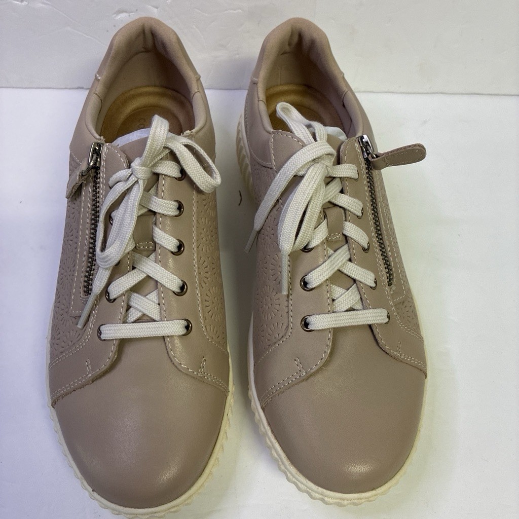 NEW Clarks Caroline Rio Sand Leather Womens 8.5 W Zip Sneaker Perforated Casual