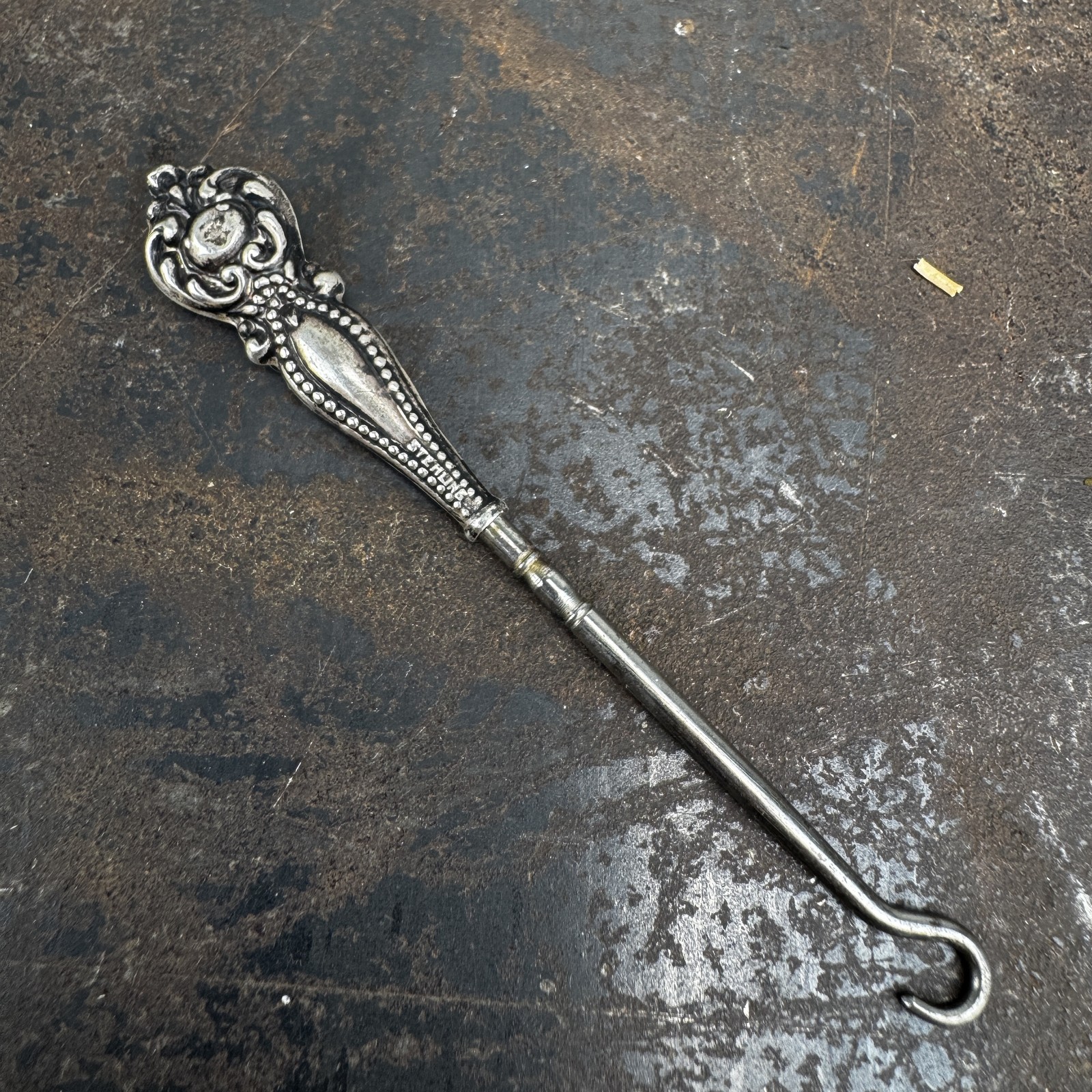 Vtg BUTTON HOOK Tool – Sterling Silver – 3.5″ Long – 4.53 Grams