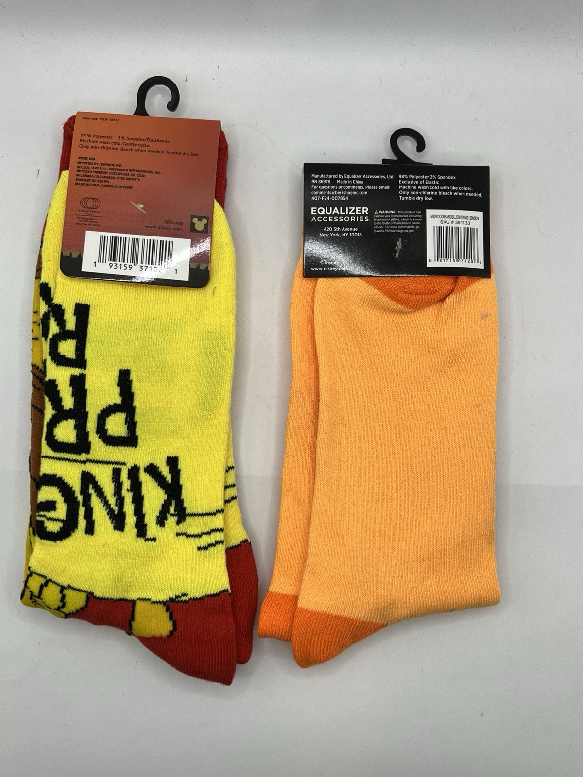 NWT Disney The Lion King Crew Socks Lot of 2 Mufasa Red Pumbaa Orange 6-12 9-13