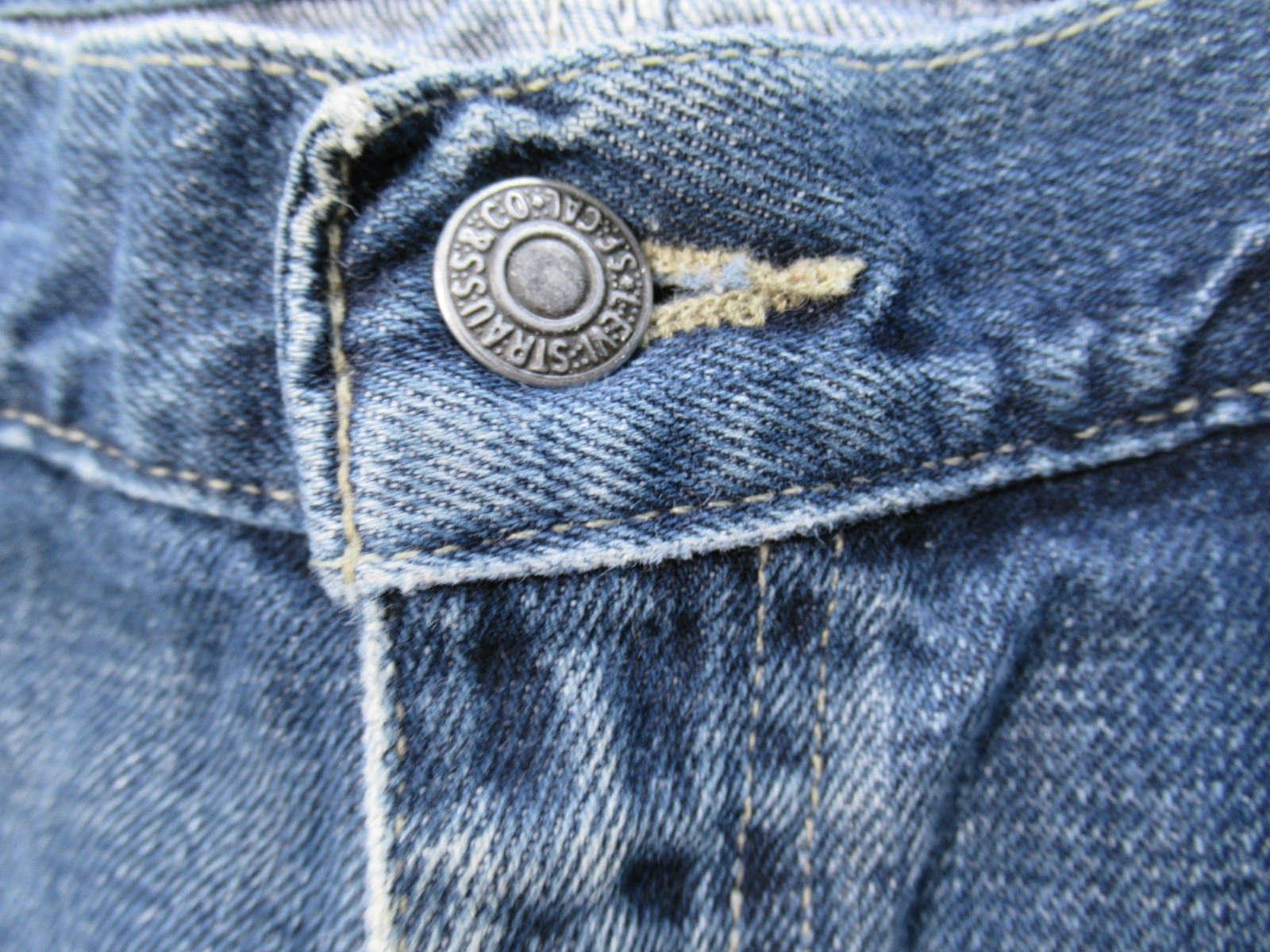 Vtg Levis 505 Jeans Mens 38×32 (Fits 34×31) Straight Leg Blue Fly Zipper