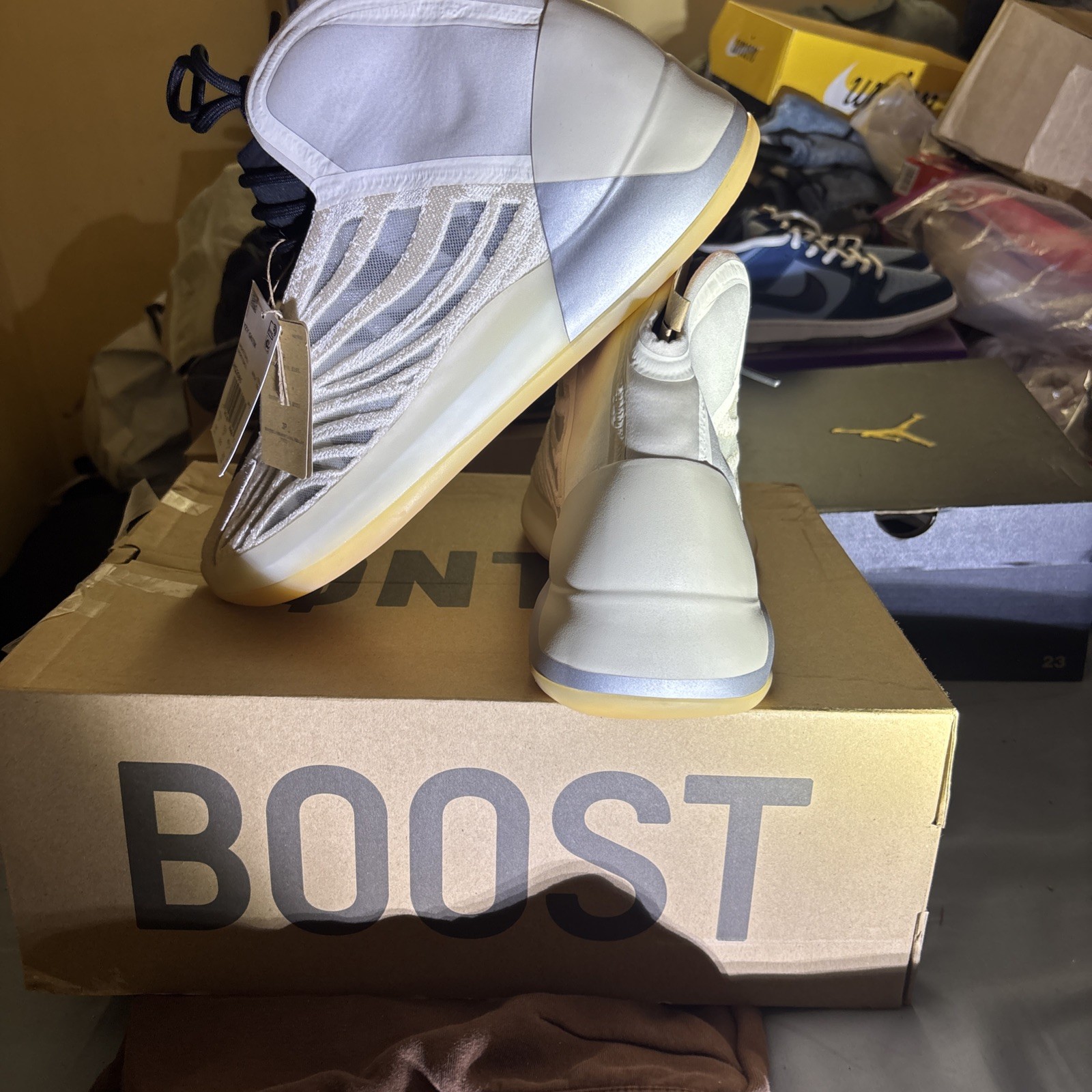 US MENS 14 ADIDAS YEEZY QUANTUM BOOST SKU HQ2085 Color MISTSL