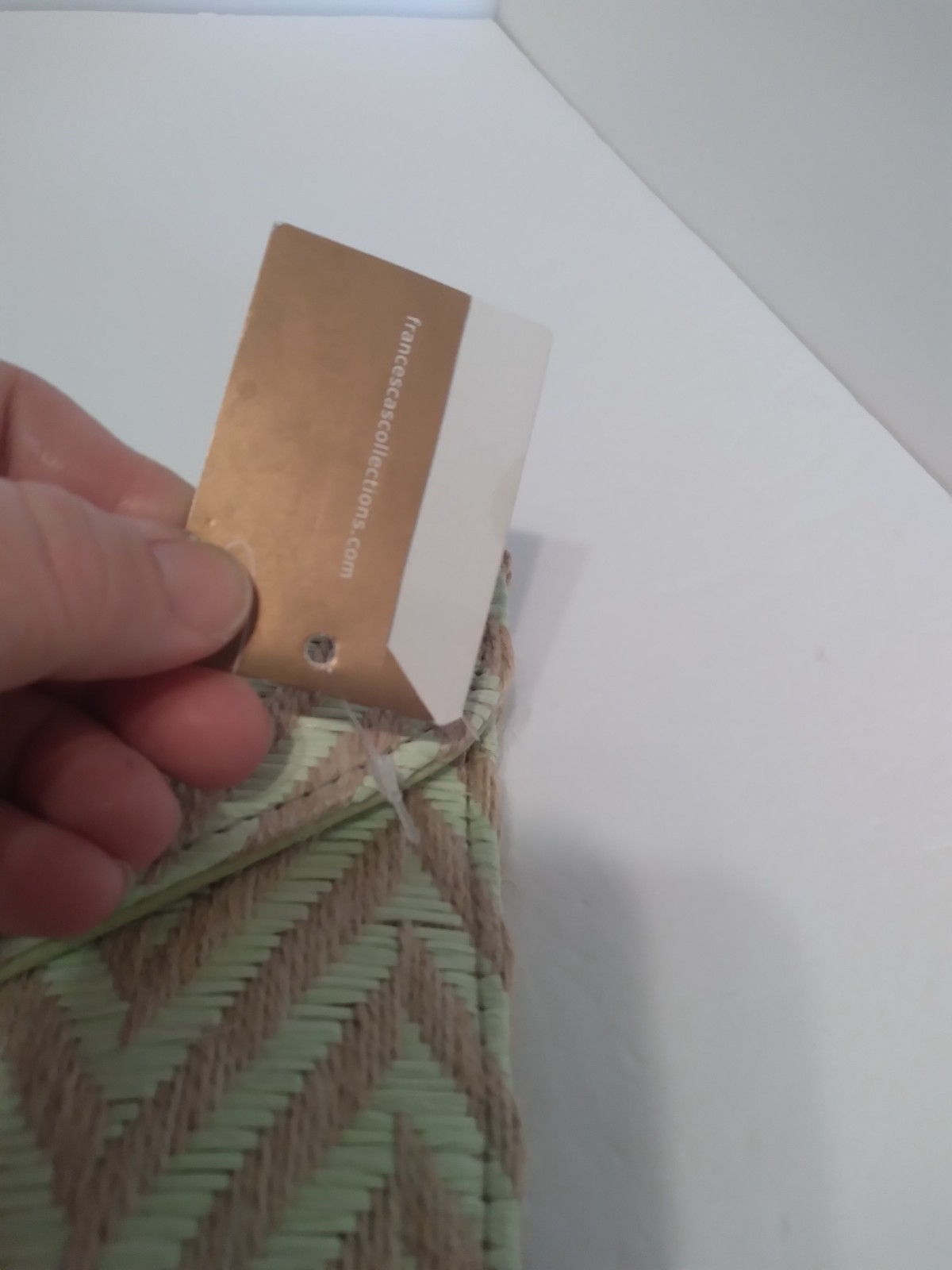 NWT FRANCESCA’S COLLECTIONS LT GREEN/TAN CHEVRON CLUTCH STRAWPURSE WITH CHAIN…