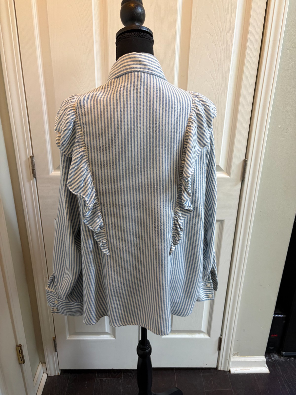 Torrid Super Soft Ruffled Front Striped Button Up Blouse 2x Blue White Striped