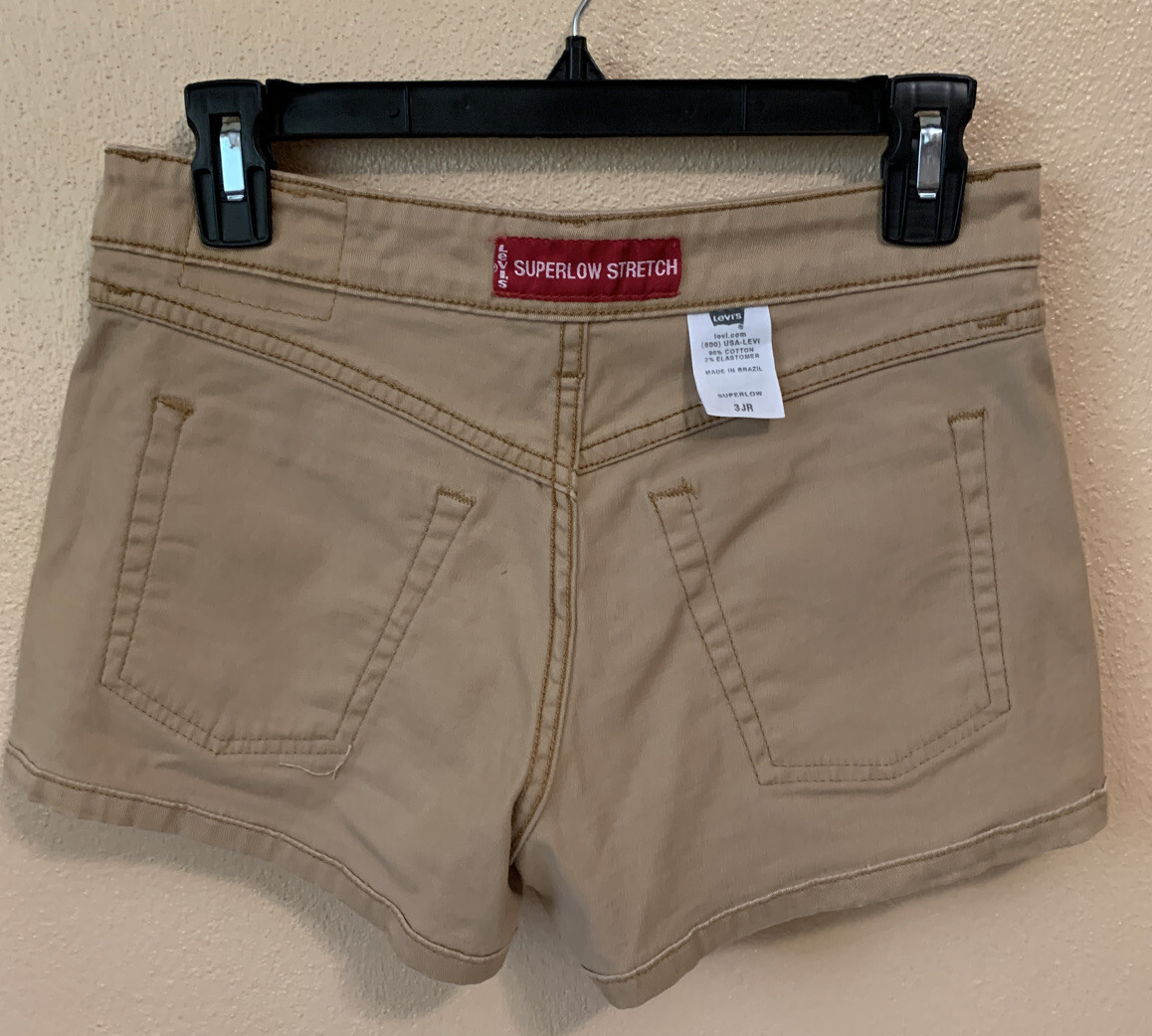 EUC Levi’s Womens Shorts 98% Cotton / 2%elastomer Superlow Stretch Size 3JR