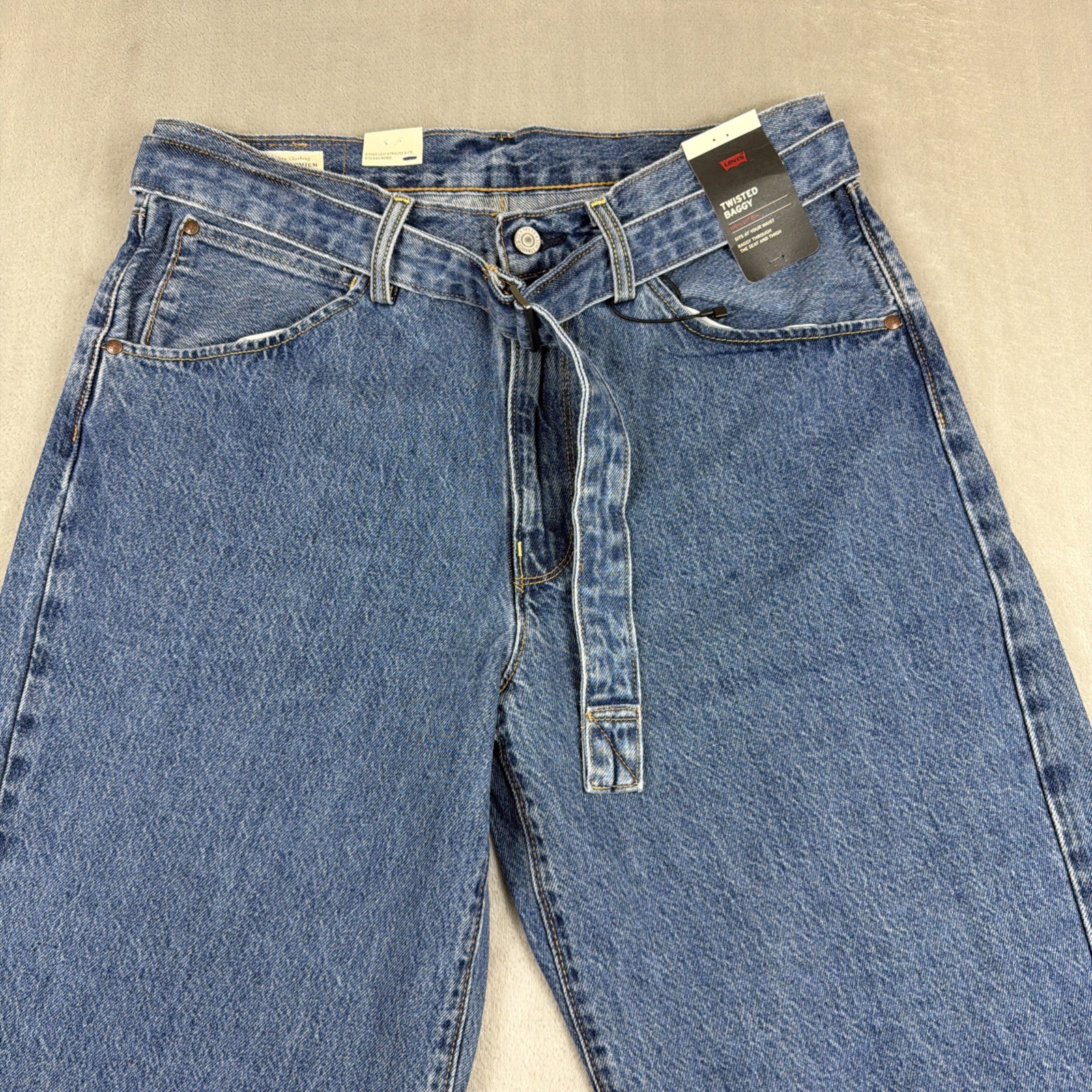 Levi’s Premium Twisted Baggy Jeans Men’s Size 34×30 Blue Medium Wash Belted
