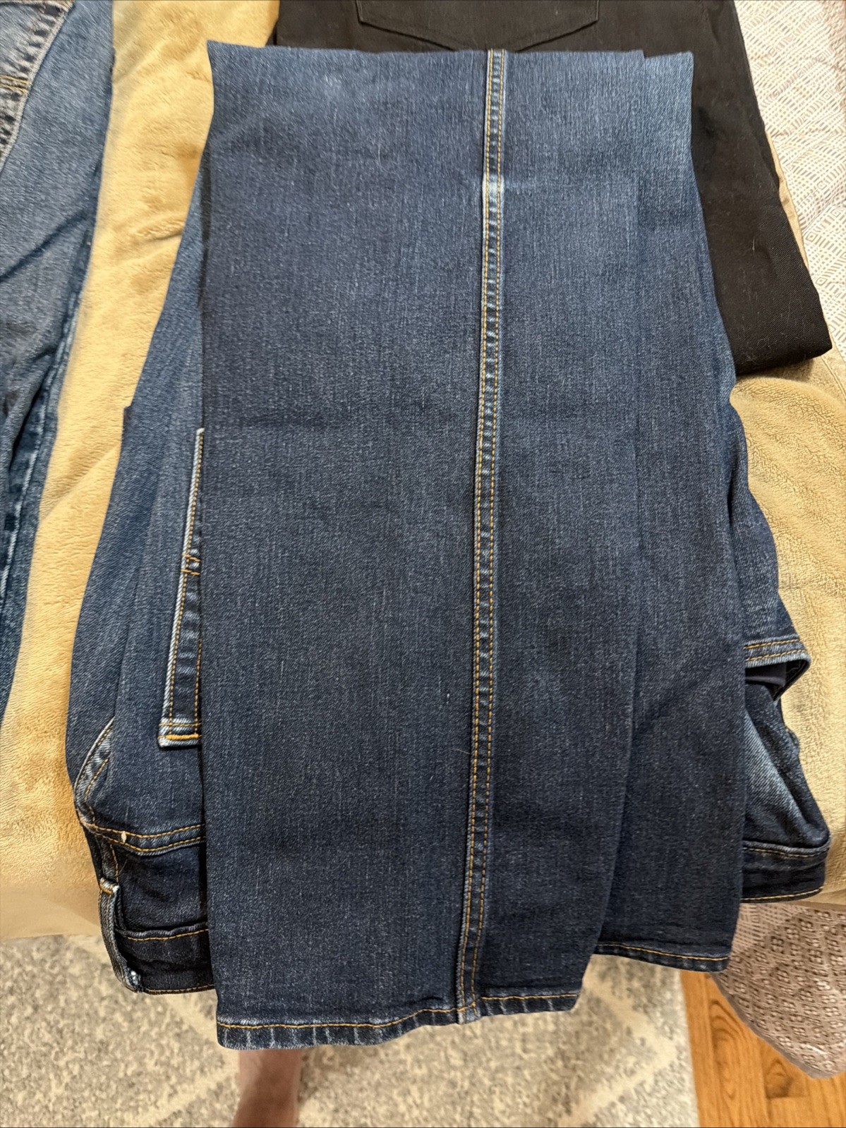 levis workwear fit jeans 38 X 32 – Three Pair 1 Black, 1 Dark Blue. 1 Light Blue