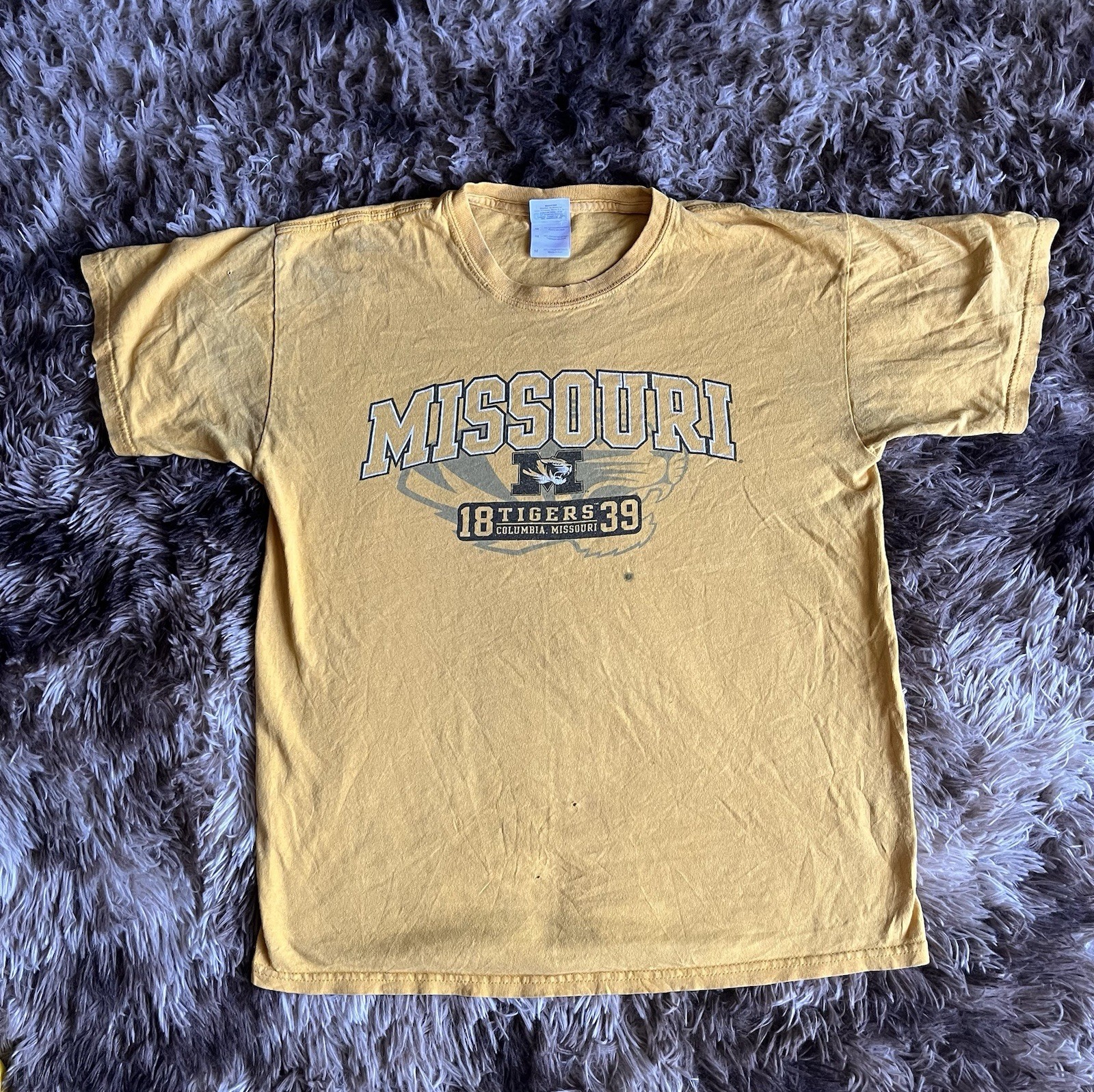 Missouri Tigers Graphic T Shirt Yellow NCAA College Tee Size M