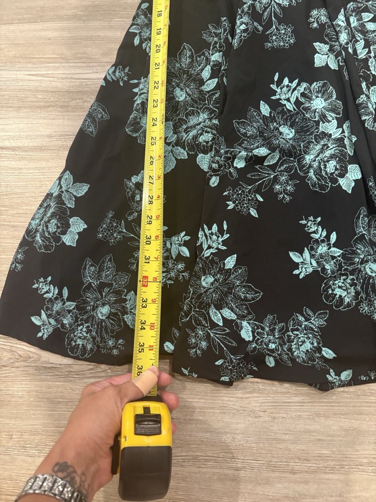 Torrid 1 Black Blue Floral Chiffon Ruched V-Neck Fit & Flare Knee Dress