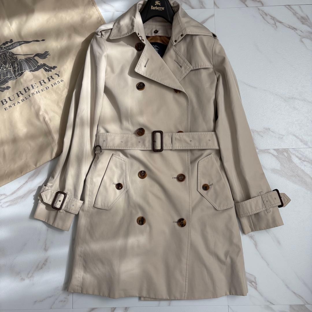 Excellent condition Burberry London Liner Belted Trench Coat White Beige