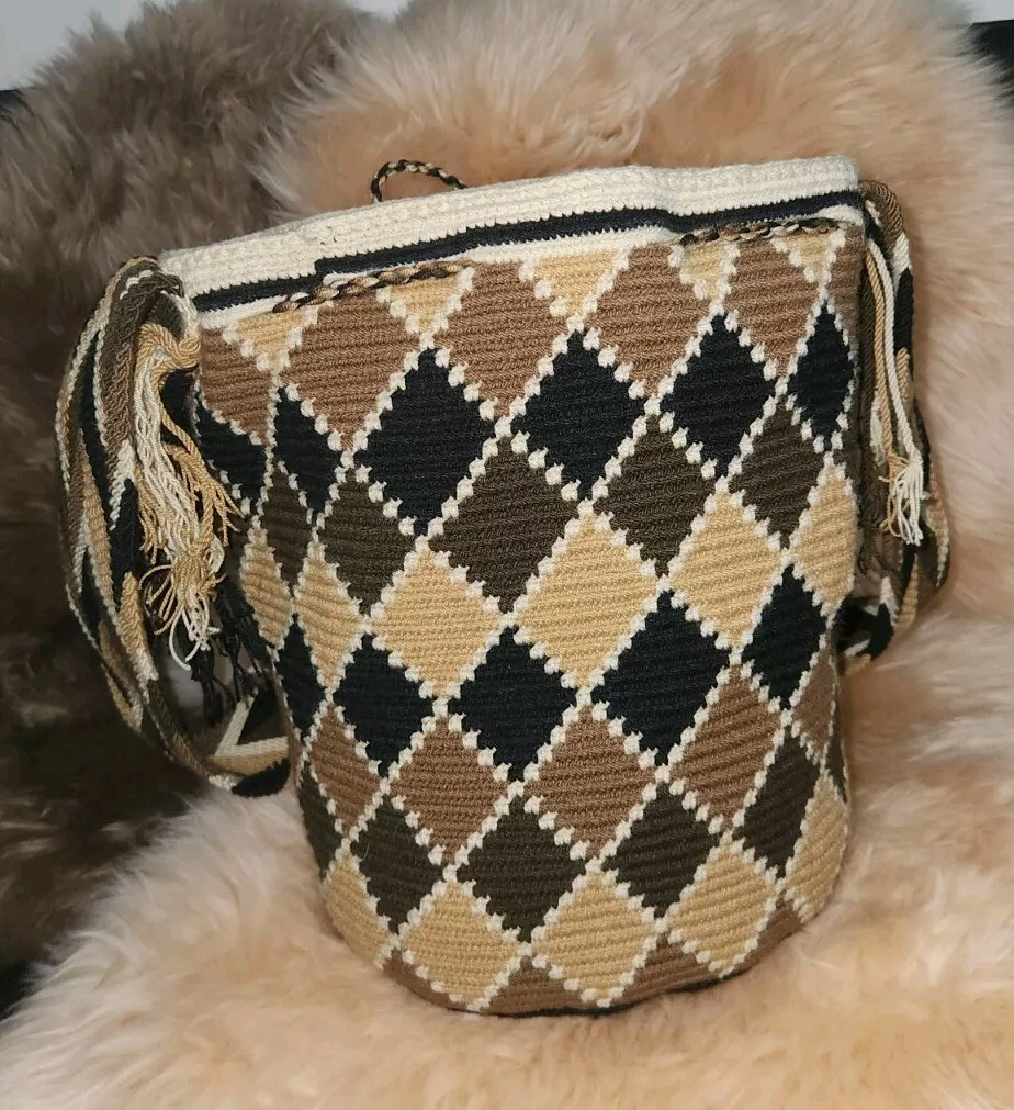 Woven Wayuu Crossbody Bag Unique Design Elegant Multicolor About “31 Inc.”Long
