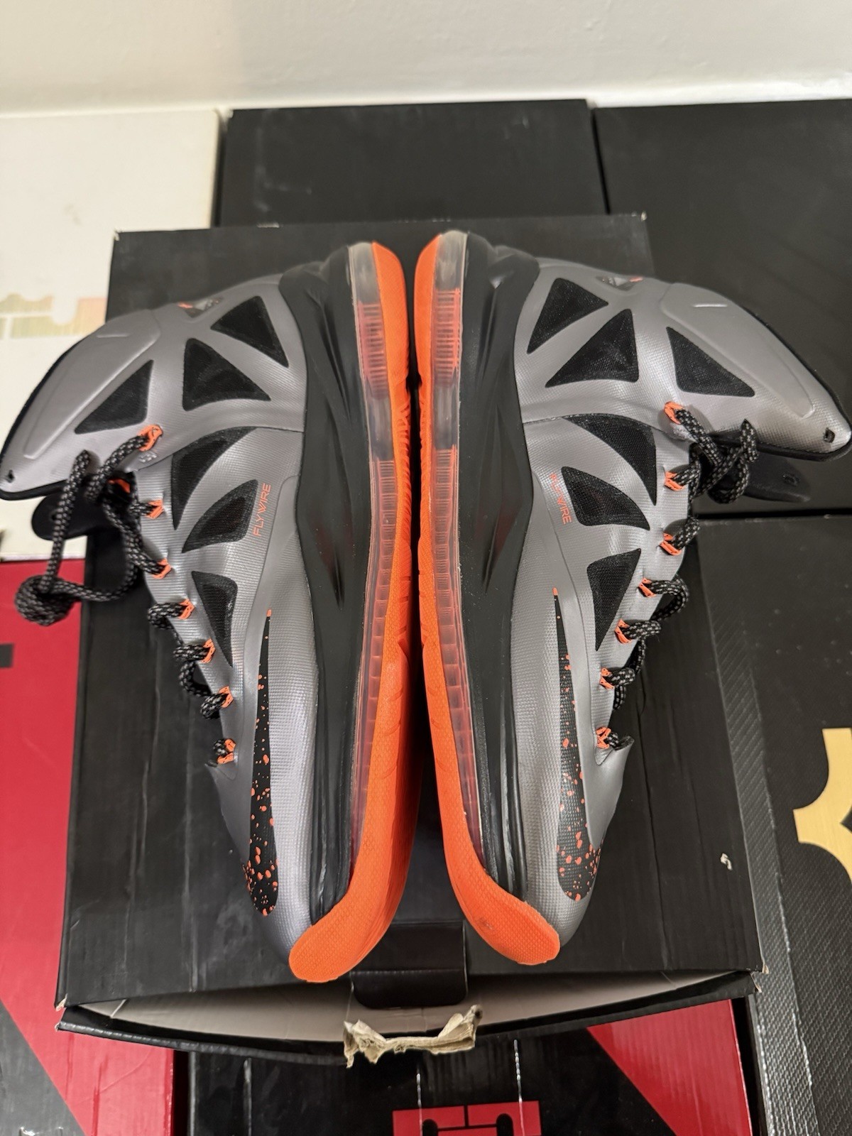 Size 11.5 – Nike LeBron 10 Lava – 541100-002 NDS